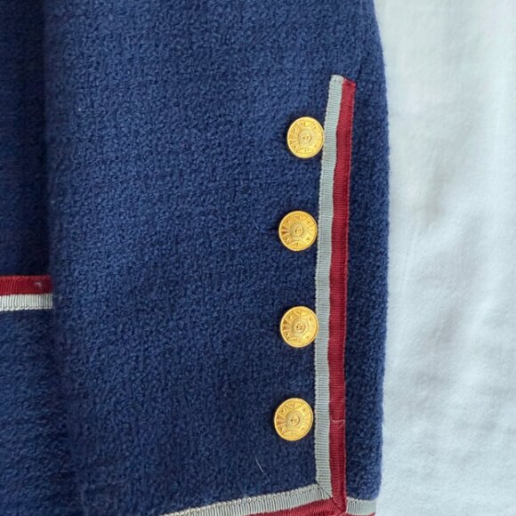 Authentic Vintage Chanel Jacket - Picture 5 of 9